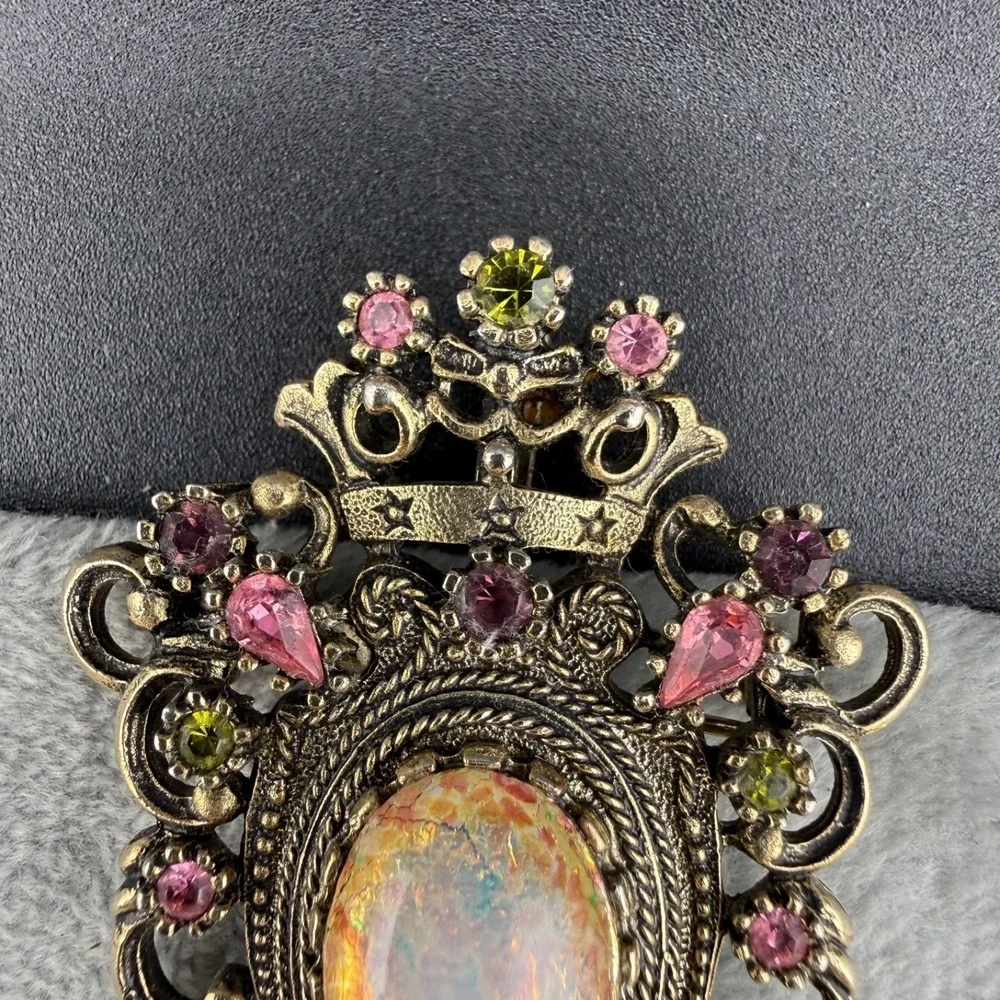 Vintage Sarah Coventry Brooch Contessa Crown‎ Gold tone Pink Rhinestone